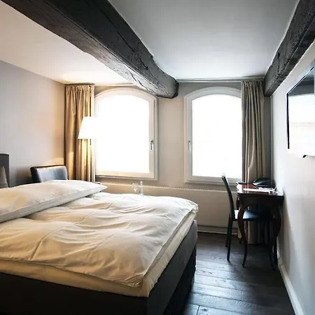 Hotel Anno 1216 2*